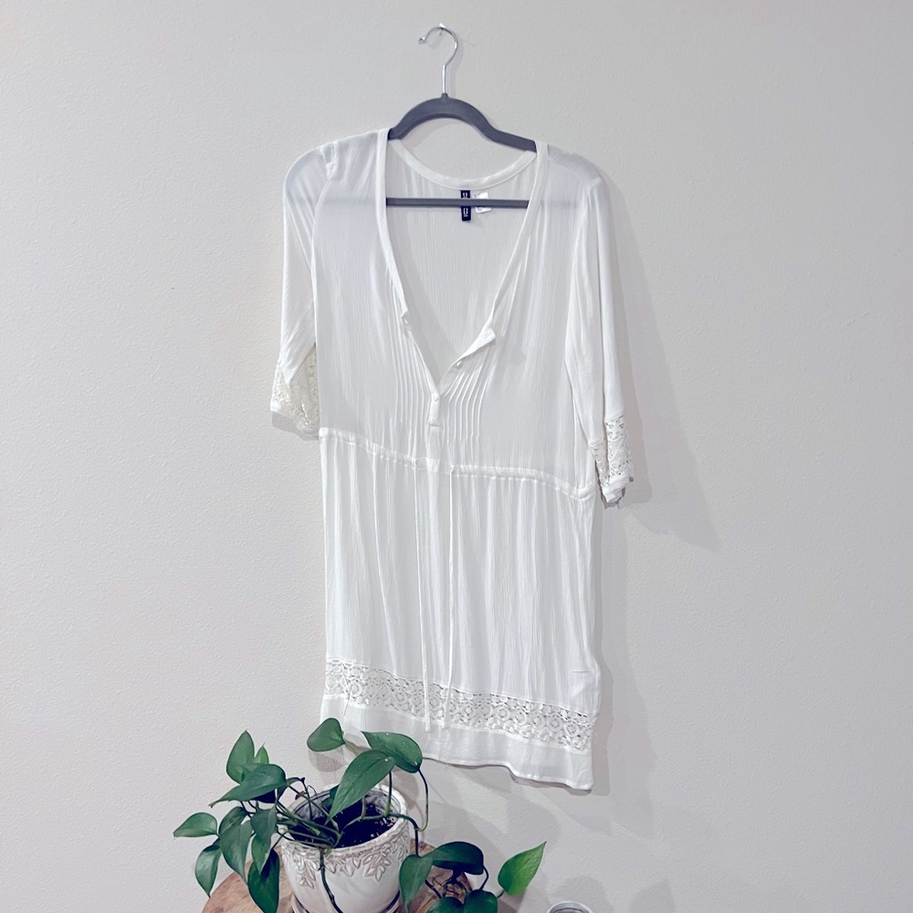 White beach cover short sleeve.